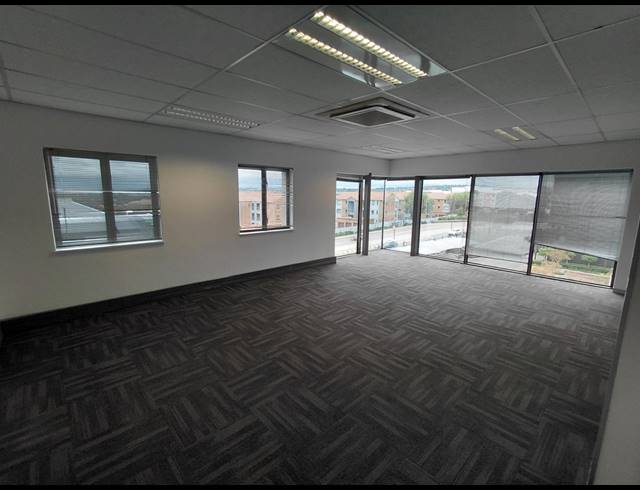 1,349M² OFFICE TO LET IN VORNA VALLEY